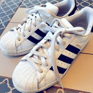 Adidas superstar black and white